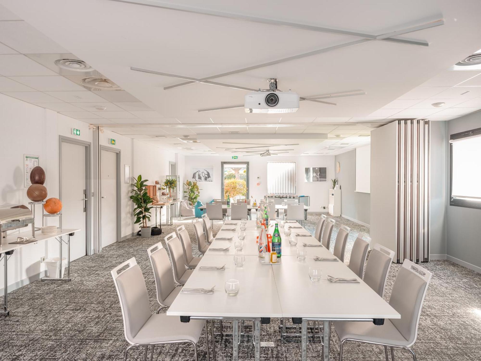 Holiday Inn Toulouse Airport By Ihg Blagnac Zewnętrze zdjęcie