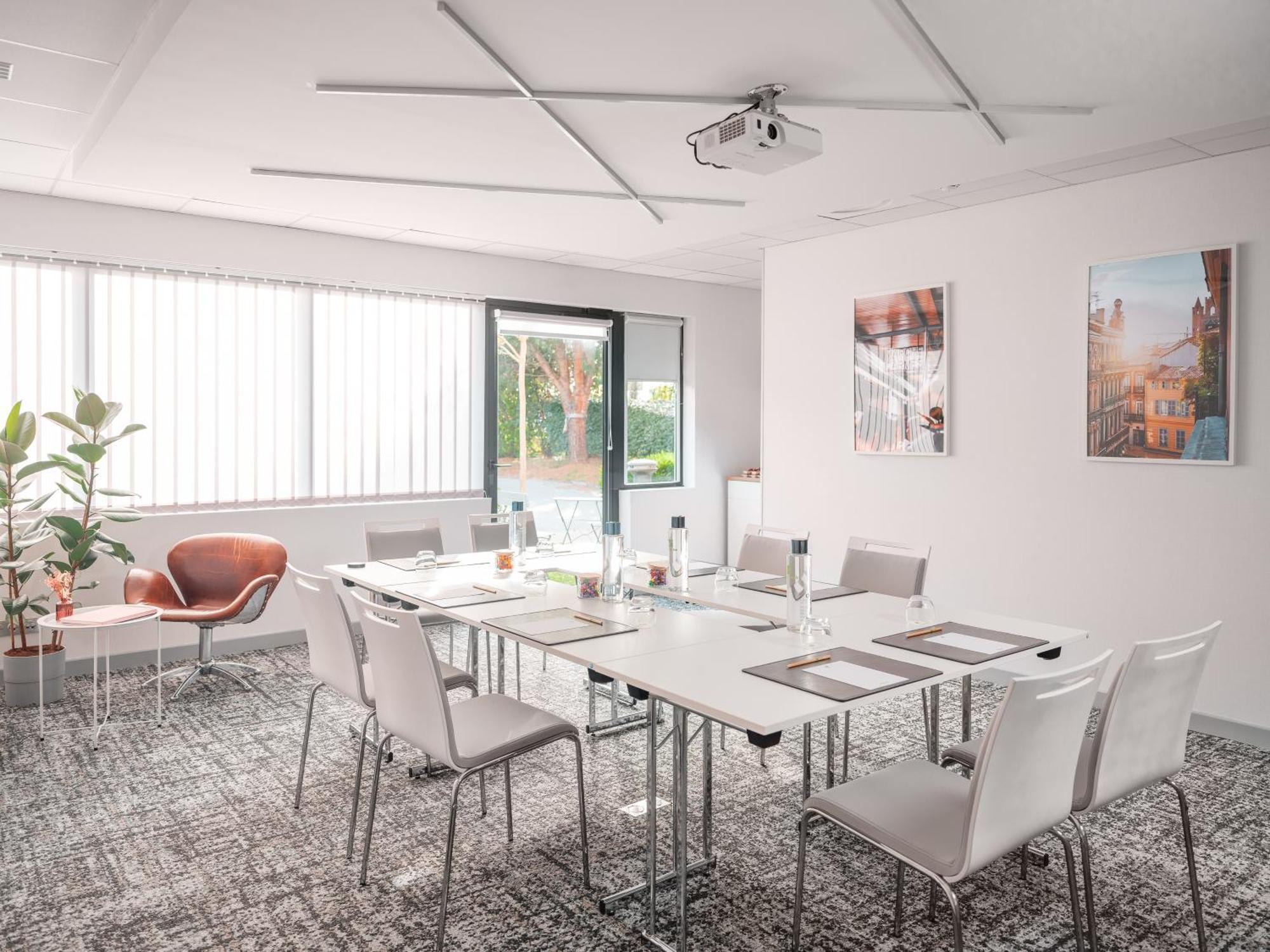 Holiday Inn Toulouse Airport By Ihg Blagnac Zewnętrze zdjęcie